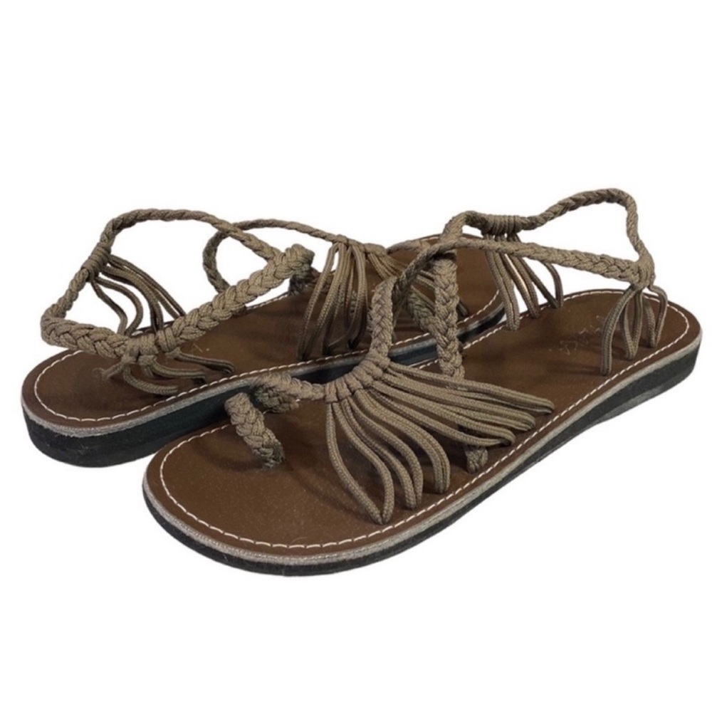 NWOB Plaka Palm Leaf Flat Brazilian Sandal
